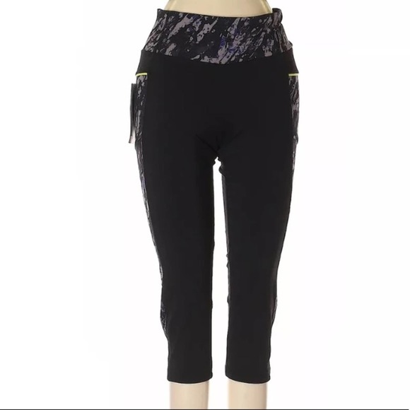 Marika Women's Performance Slim Legging Capri - 19 Inch Inseam, Dry-Wik Fabric, With Inner Pocket - View #5